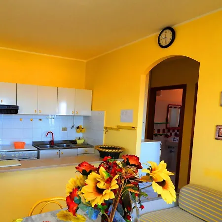 Locazione Turistica Sole N°7 Con Vista Mare 아파트